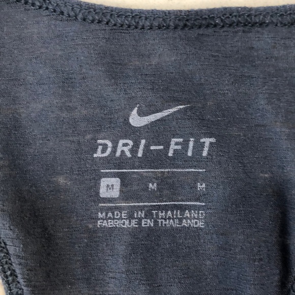 Nike top - Picture 3 of 5